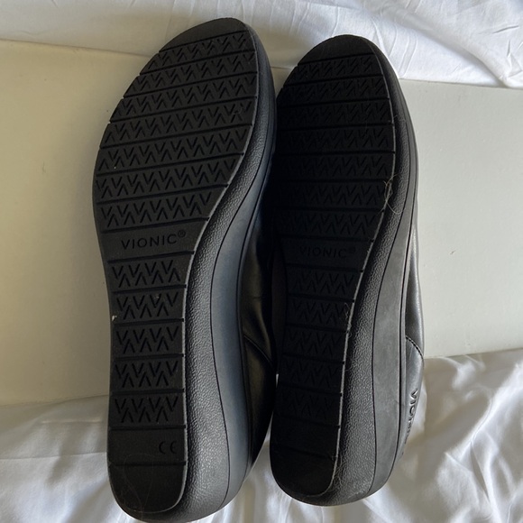 Vionic Jacey Wedge Sz 9.5 Black Leather, EC, Spring Ready! - Picture 4 of 5